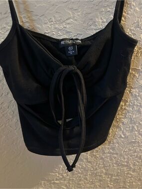 PrettyLittleThing Black Tie-Front Cropped Cami